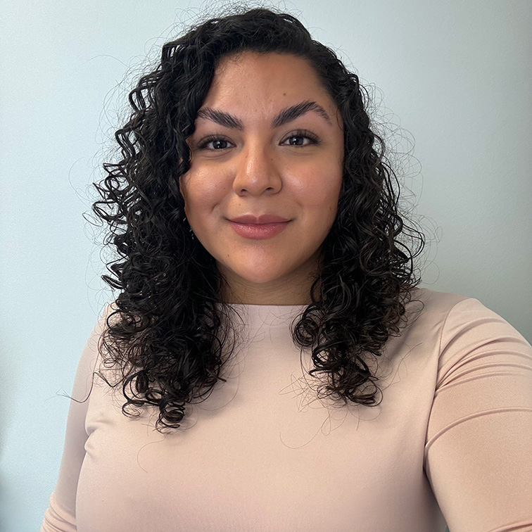 Recreational Therapist Monica Hernandez de Paz